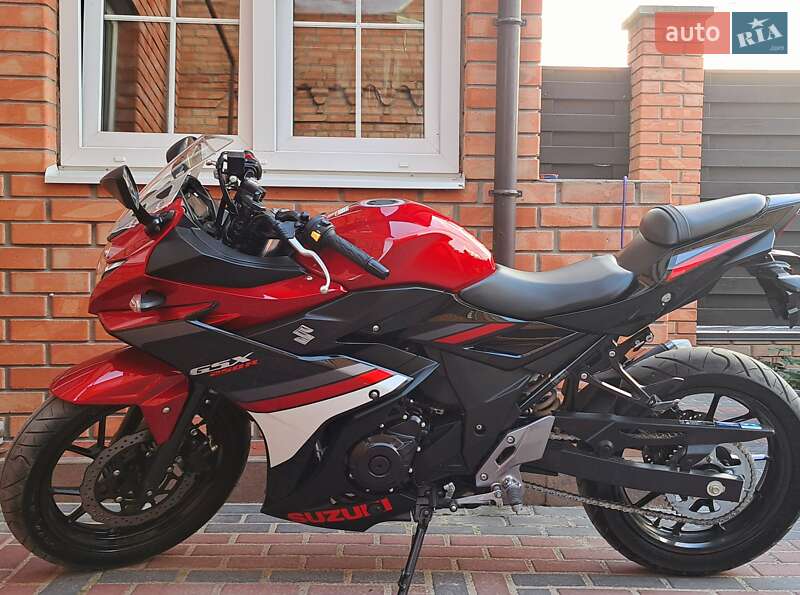 Suzuki GSR 250 2020