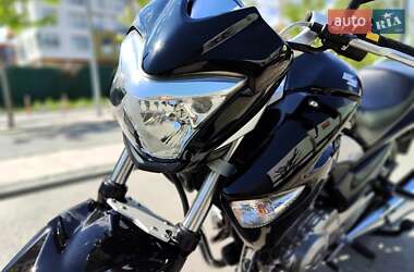 Мотоцикл Без обтекателей (Naked bike) Suzuki GSR 250 2016 в 