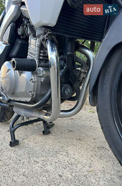 Мотоцикл Без обтекателей (Naked bike) Suzuki GSR 250 2015 в 