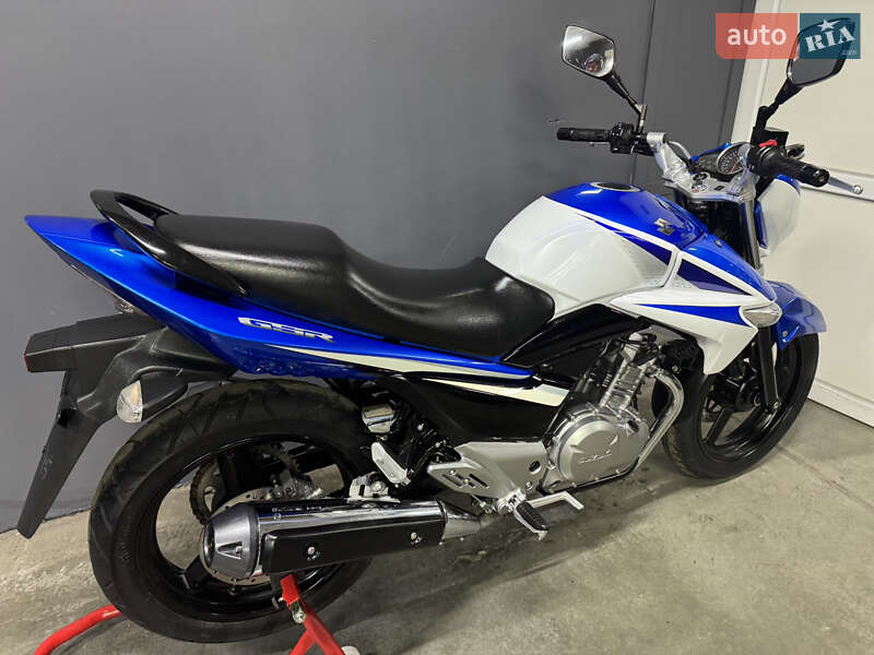 Мотоцикл Без обтекателей (Naked bike) Suzuki GSR 250 2016 в Киеве