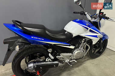 Мотоцикл Без обтекателей (Naked bike) Suzuki GSR 250 2016 в 