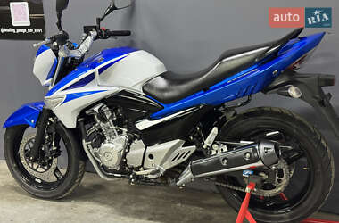Мотоцикл Без обтекателей (Naked bike) Suzuki GSR 250 2016 в 
