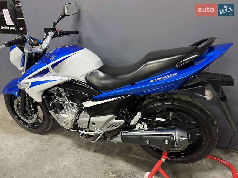 Мотоцикл Без обтекателей (Naked bike) Suzuki GSR 250 2016 в Киеве
