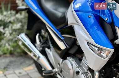 Мотоцикл Классік Suzuki GSR 250 2016 в 