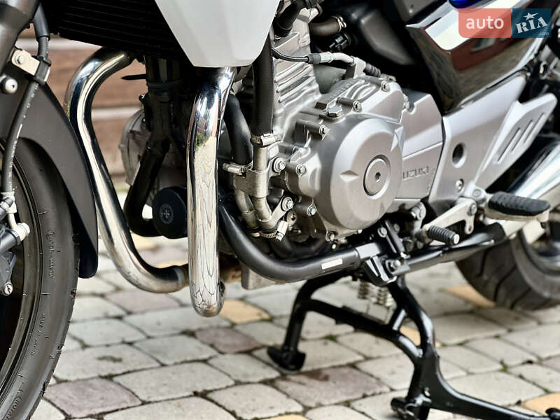 Мотоцикл Классик Suzuki GSR 250 2016 в Виннице