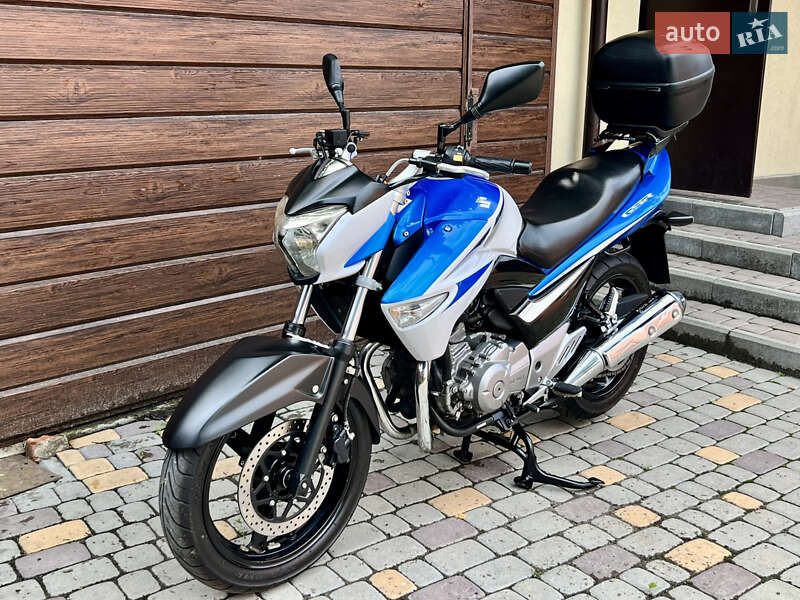 Мотоцикл Классик Suzuki GSR 250 2016 в Виннице