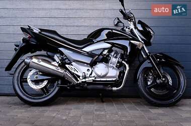 Мотоцикл Без обтекателей (Naked bike) Suzuki GSR 250 2015 в 