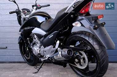 Мотоцикл Без обтекателей (Naked bike) Suzuki GSR 250 2015 в 