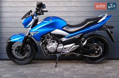 Мотоцикл Без обтекателей (Naked bike) Suzuki GSR 250 2015 в 