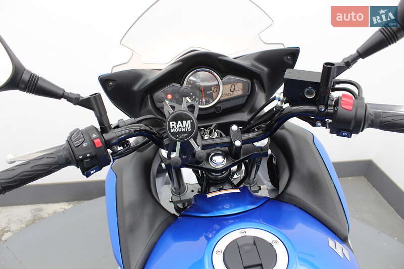 Мотоцикл Спорт-туризм Suzuki GSR 250 2017 в Гнивани