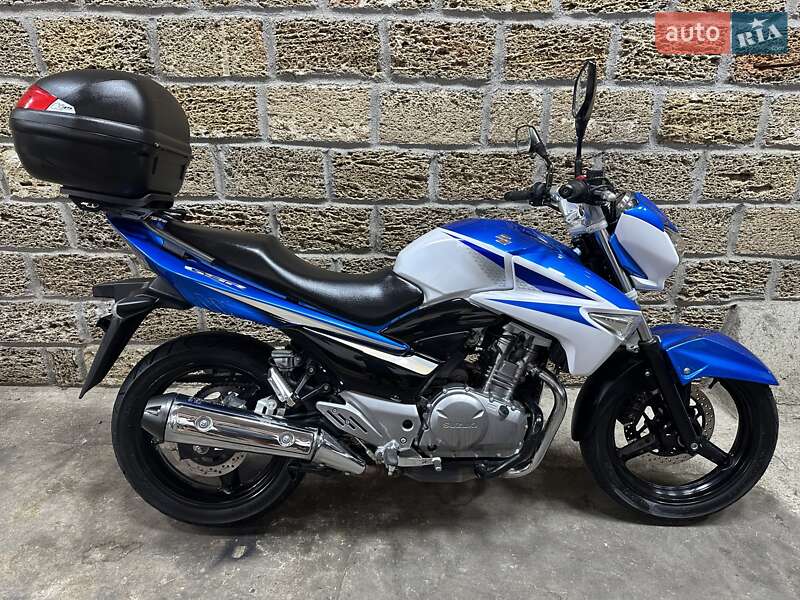 Suzuki GSR 250 2014