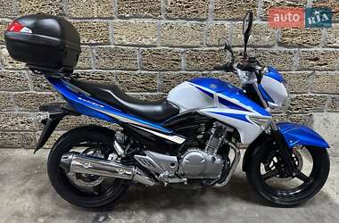 Мотоцикл Без обтекателей (Naked bike) Suzuki GSR 250 2014 в 