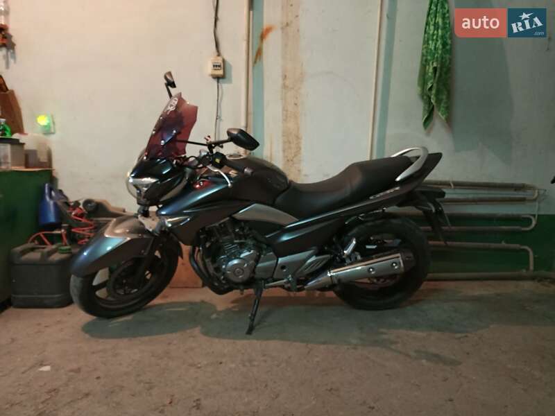 Мотоцикл Без обтекателей (Naked bike) Suzuki GSR 250 2015 в Ямполе