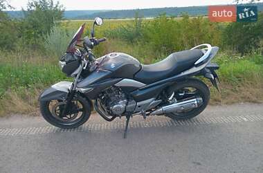Мотоцикл Без обтекателей (Naked bike) Suzuki GSR 250 2015 в 