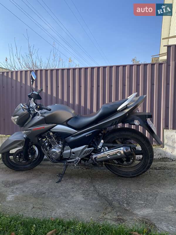 Мотоцикл Классик Suzuki GSR 250 2017 в Ладыжине