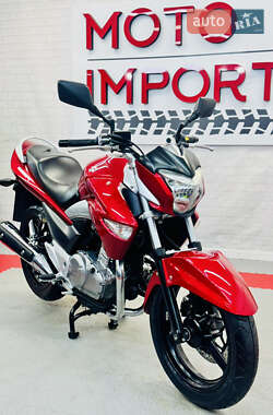 Спортбайк Suzuki GSR 250 2012 в Одессе