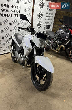 Мотоцикл Без обтекателей (Naked bike) Suzuki GSR 250 2015 в Житомире