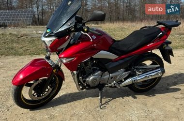 Мотоцикл Спорт-туризм Suzuki GSR 250 2012 в Калуше