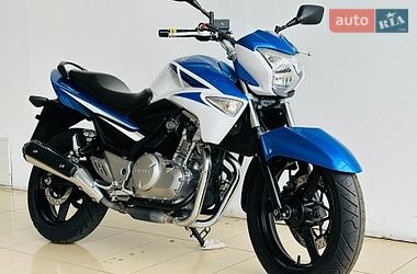 Мотоцикл Без обтекателей (Naked bike) Suzuki GSR 250 2016 в Киеве