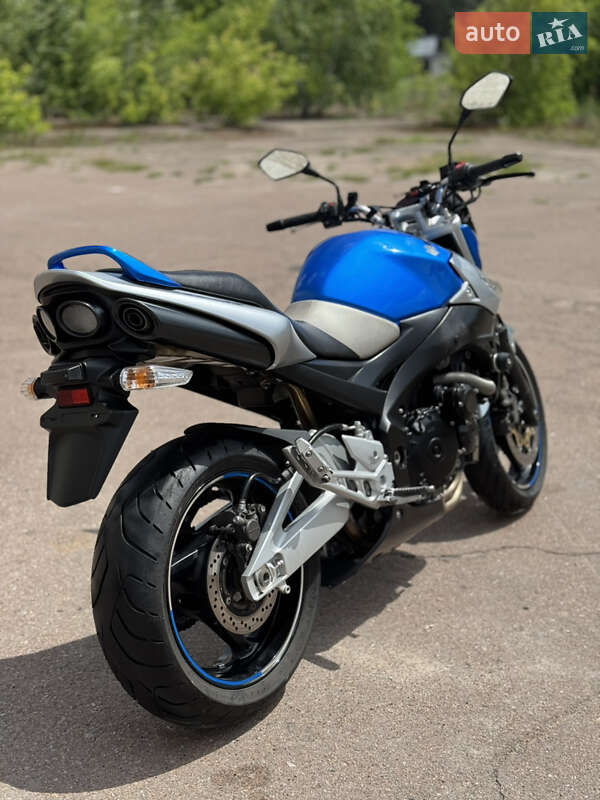 Мотоцикл Без обтекателей (Naked bike) Suzuki GSR 400 2009 в Сновске фото 4 Мотоцикл Без обтекателей (Naked bike) Suzuki GSR 400 2009 в Сновске