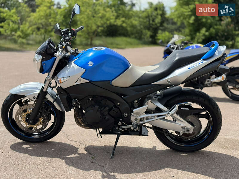 Мотоцикл Без обтекателей (Naked bike) Suzuki GSR 400 2009 в Сновске фото 7 Мотоцикл Без обтекателей (Naked bike) Suzuki GSR 400 2009 в Сновске