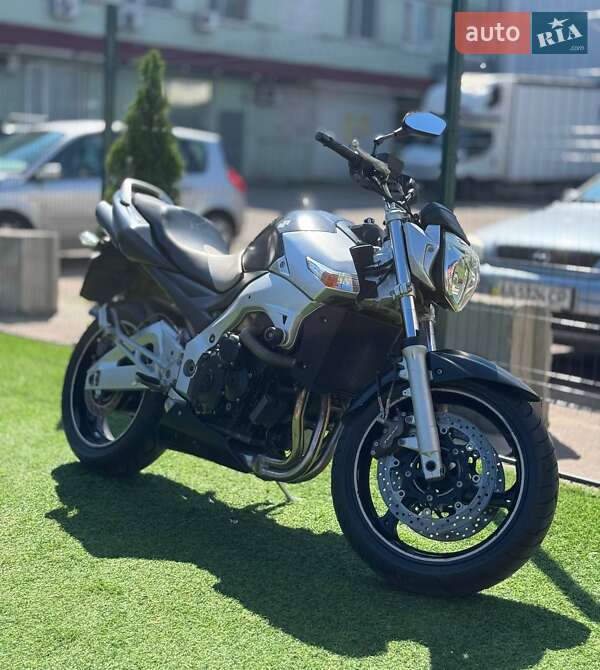 Suzuki GSR 400 2012
