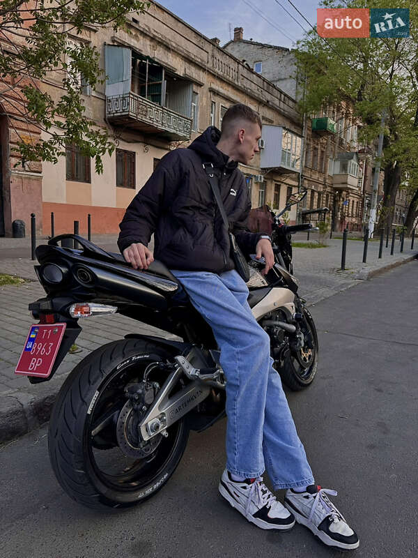 Мотоцикл Без обтекателей (Naked bike) Suzuki GSR 400 2009 в Одессе фото 5 Мотоцикл Без обтекателей (Naked bike) Suzuki GSR 400 2009 в Одессе