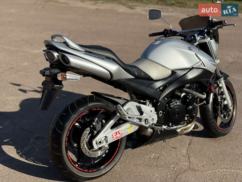 Мотоцикл Без обтекателей (Naked bike) Suzuki GSR 400 2007 в Сновске