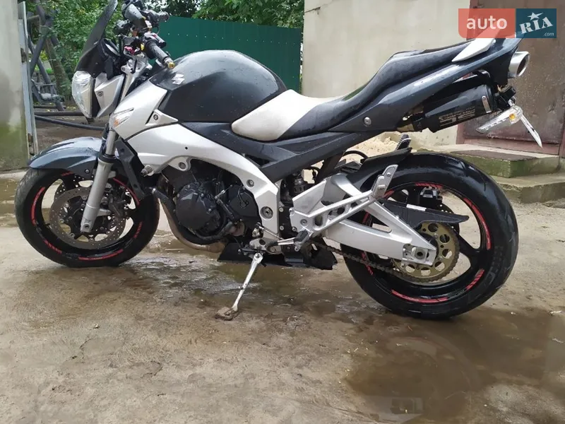 Suzuki GSR 400 2007