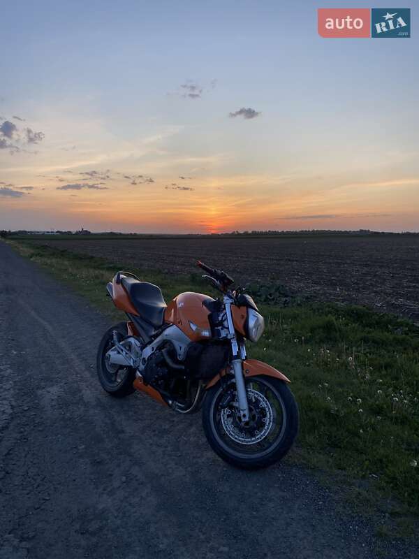 Мотоцикл Без обтекателей (Naked bike) Suzuki GSR 600 2009 в 