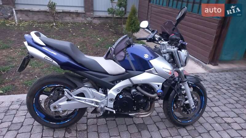 Мотоцикл Без обтекателей (Naked bike) Suzuki GSR 600 2007 в 