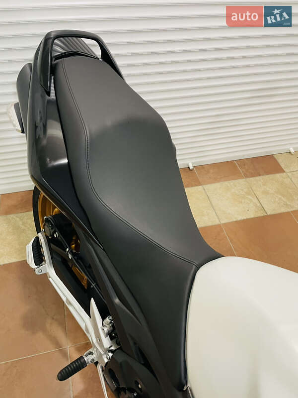 Мотоцикл Без обтікачів (Naked bike) Suzuki GSR 600 2010 в Києві