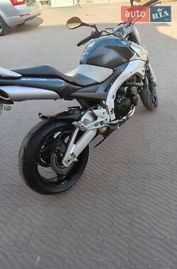 Мотоцикл Спорт-туризм Suzuki GSR 600 2006 в 