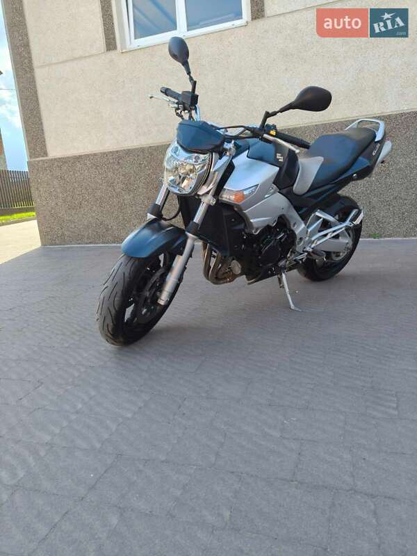 Мотоцикл Спорт-туризм Suzuki GSR 600 2006 в 