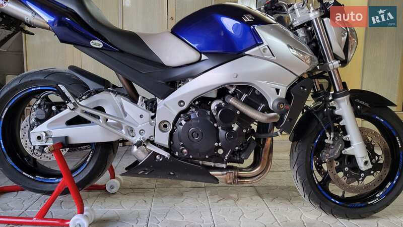 Мотоцикл Без обтекателей (Naked bike) Suzuki GSR 600 2008 в 