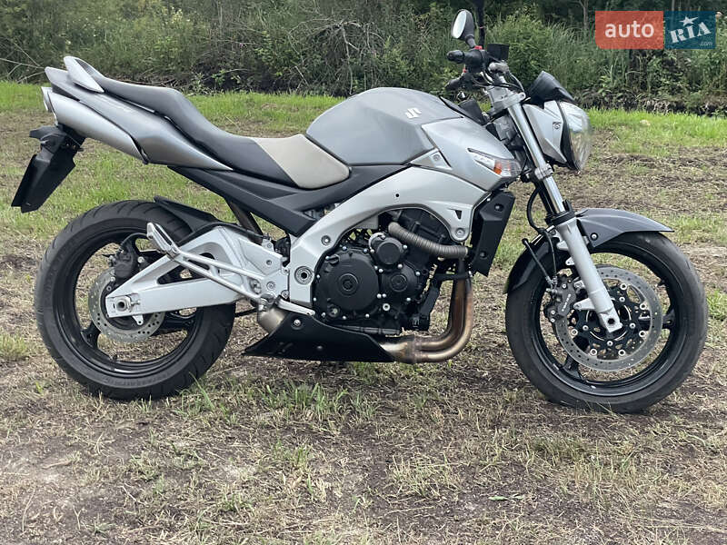 Suzuki GSR 600 2006