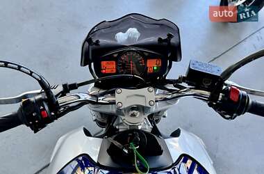 Мотоцикл Без обтекателей (Naked bike) Suzuki GSR 600 2006 в 