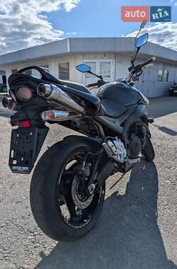 Мотоцикл Без обтекателей (Naked bike) Suzuki GSR 600 2008 в 