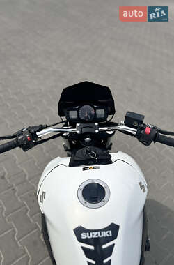 Мотоцикл Без обтекателей (Naked bike) Suzuki GSR 600 2010 в 