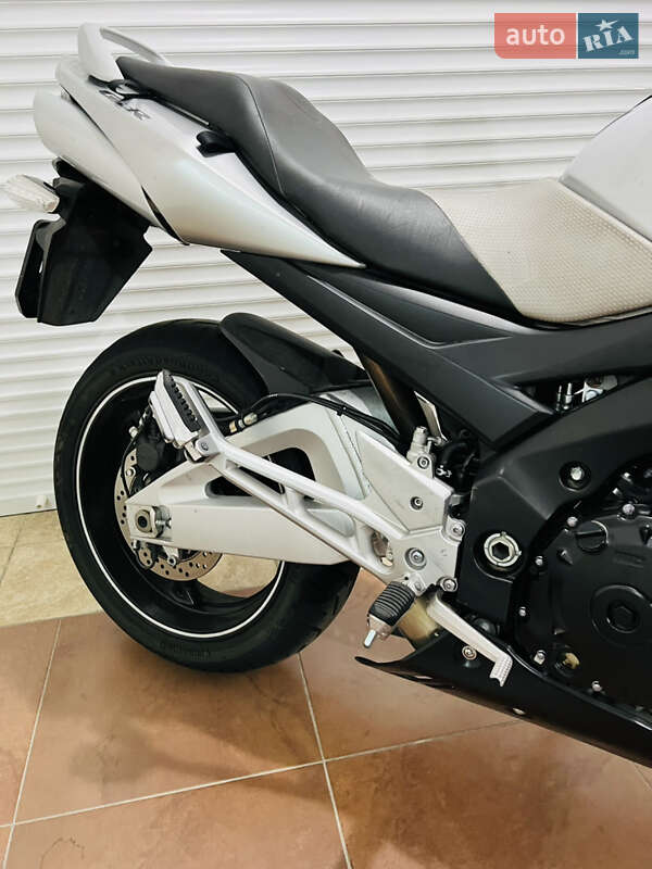 Мотоцикл Без обтекателей (Naked bike) Suzuki GSR 600 2008 в Киеве