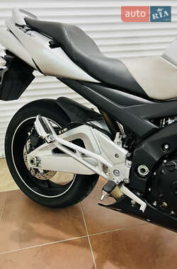 Мотоцикл Без обтікачів (Naked bike) Suzuki GSR 600 2008 в 