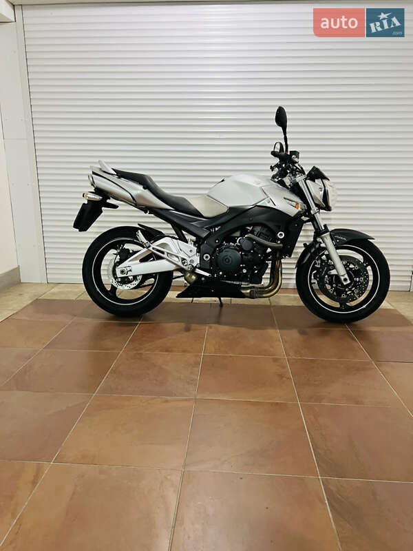 Мотоцикл Без обтекателей (Naked bike) Suzuki GSR 600 2008 в Киеве