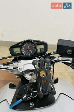 Мотоцикл Без обтікачів (Naked bike) Suzuki GSR 600 2008 в 