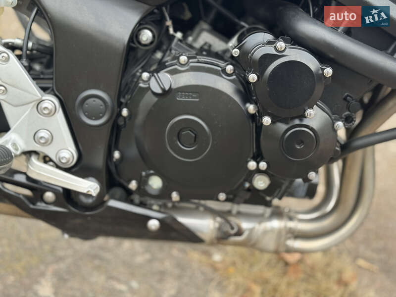 Мотоцикл Без обтекателей (Naked bike) Suzuki GSR 750 2013 в Сновске