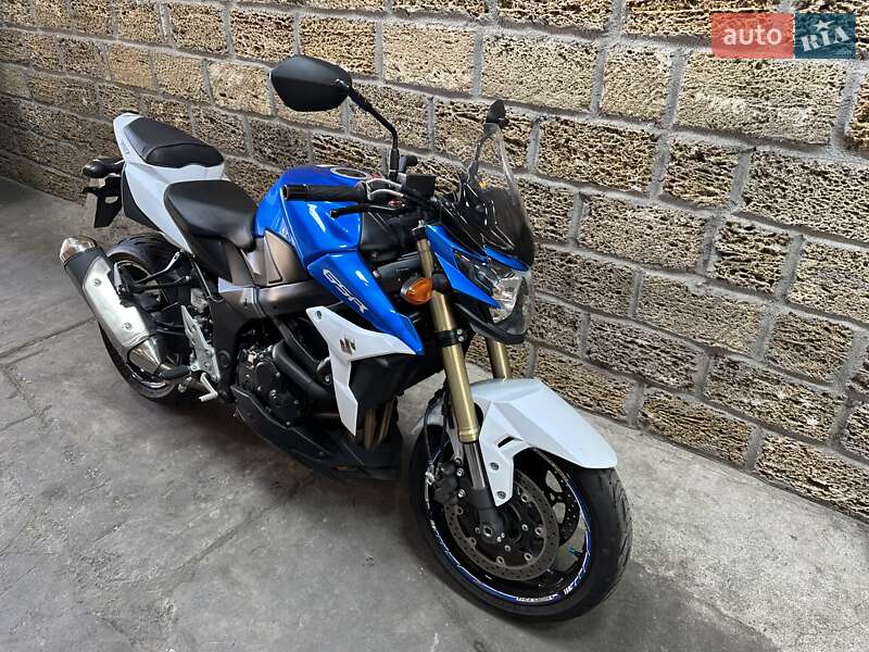 Мотоцикл Без обтекателей (Naked bike) Suzuki GSR 750 2013 в Одессе фото 3 Мотоцикл Без обтекателей (Naked bike) Suzuki GSR 750 2013 в Одессе