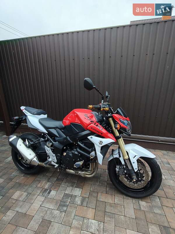 Мотоцикл Без обтекателей (Naked bike) Suzuki GSR 750 2016 в Белогородке фото 6 Мотоцикл Без обтекателей (Naked bike) Suzuki GSR 750 2016 в Белогородке