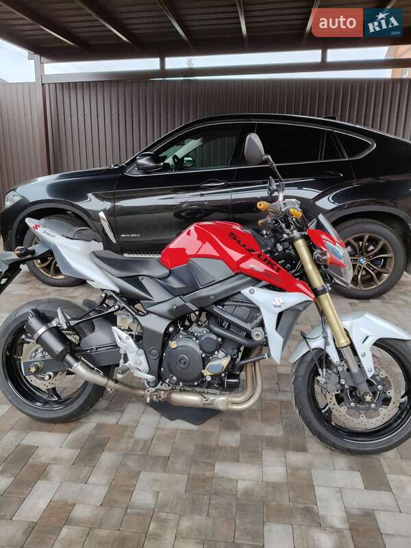 Мотоцикл Без обтекателей (Naked bike) Suzuki GSR 750 2016 в Белогородке фото 20 Мотоцикл Без обтекателей (Naked bike) Suzuki GSR 750 2016 в Белогородке
