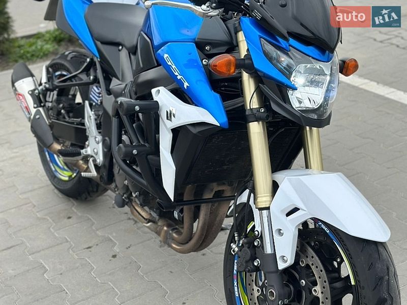 Suzuki GSR 750 2015