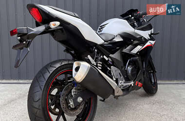 Мотоцикл Спорт-туризм Suzuki GSX 250R 2017 в 