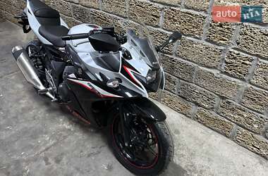 Спортбайк Suzuki GSX 250R 2023 в  фото 7 Спортбайк Suzuki GSX 250R 2023 в